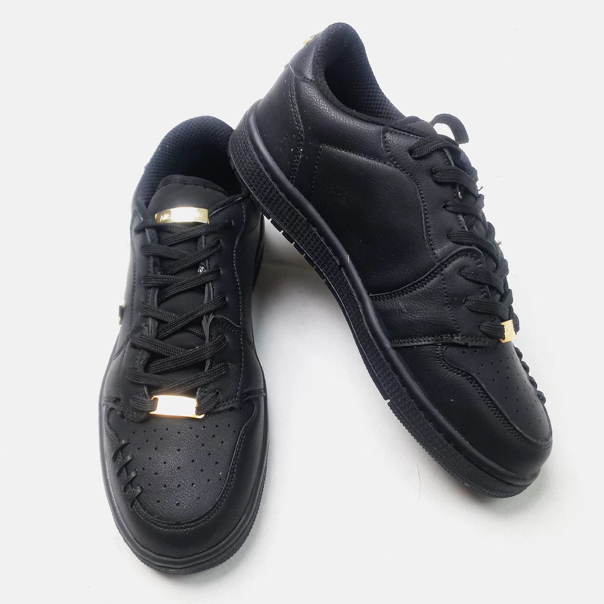 کتانی نایک جردن  Nike Air Jordan 1 Black