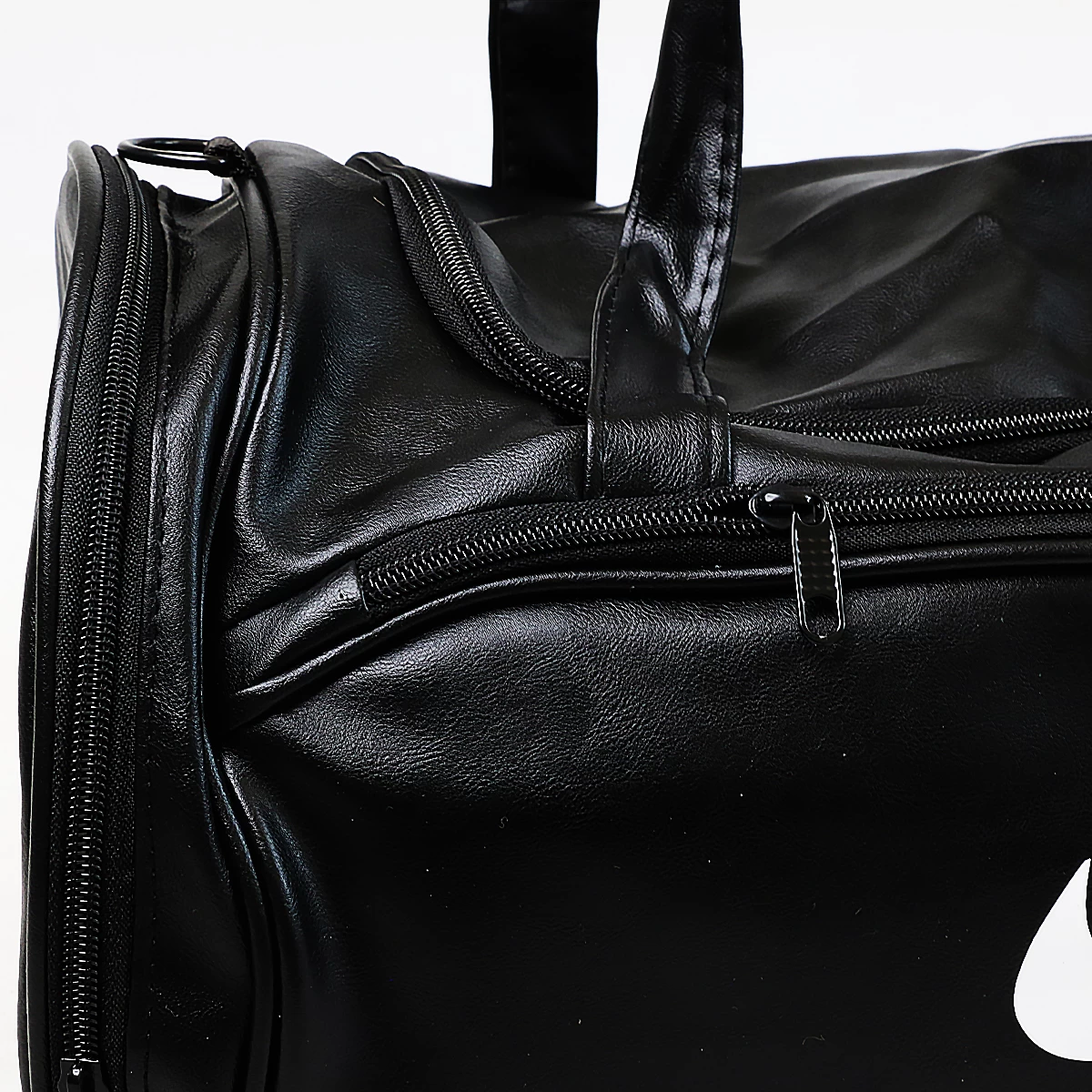 ساک ورزشی چرمی Nike