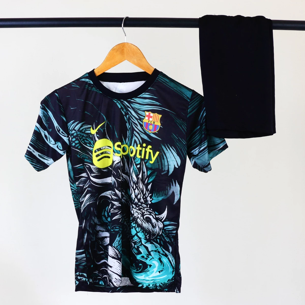 پیراهن و شورت بچگانه کانسپت دراگون بارسلونا  Barcelona Concept 2024-25 Kit