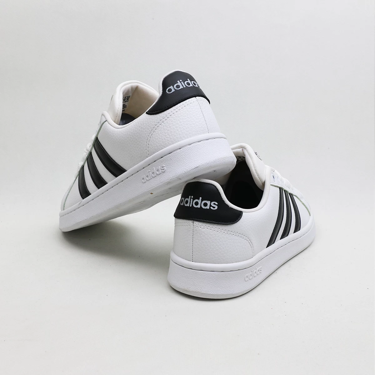 کتانی ادیداس استن اسمیت سفید مشکی Adidas Stan Smith White black