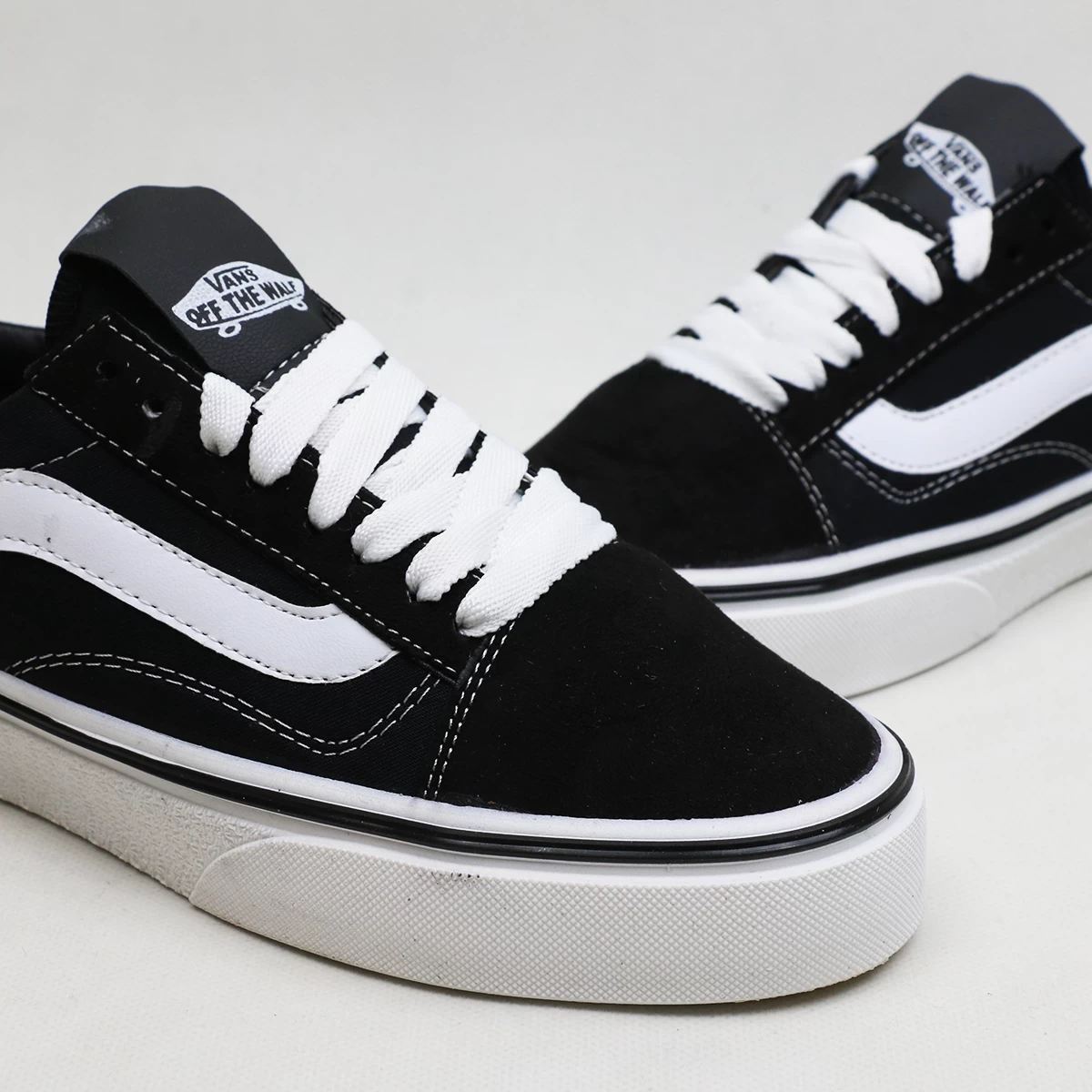 کتانی ونس مشکی سفید Vans