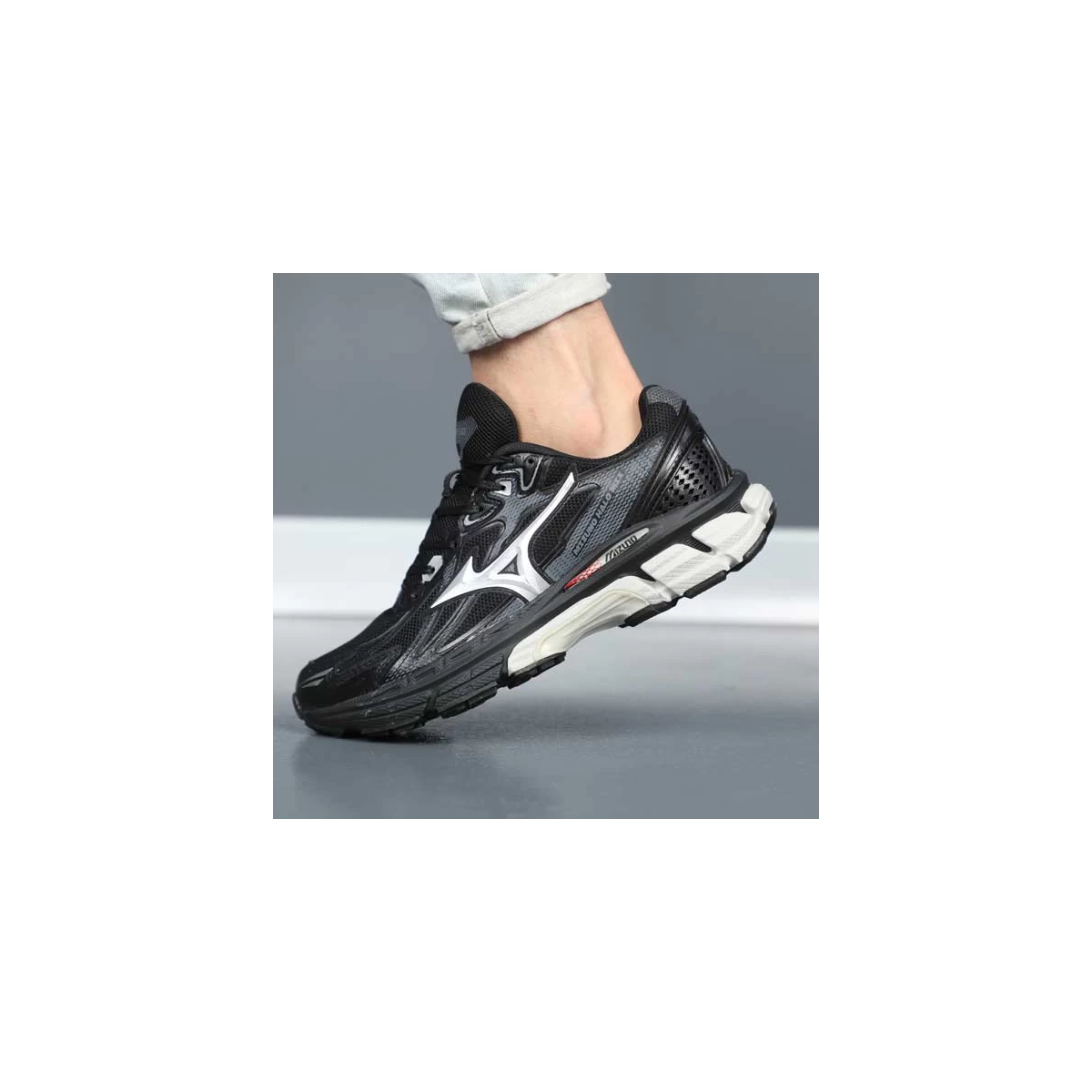 کتانی میزانو مشکی MIZUNO HALO MIX