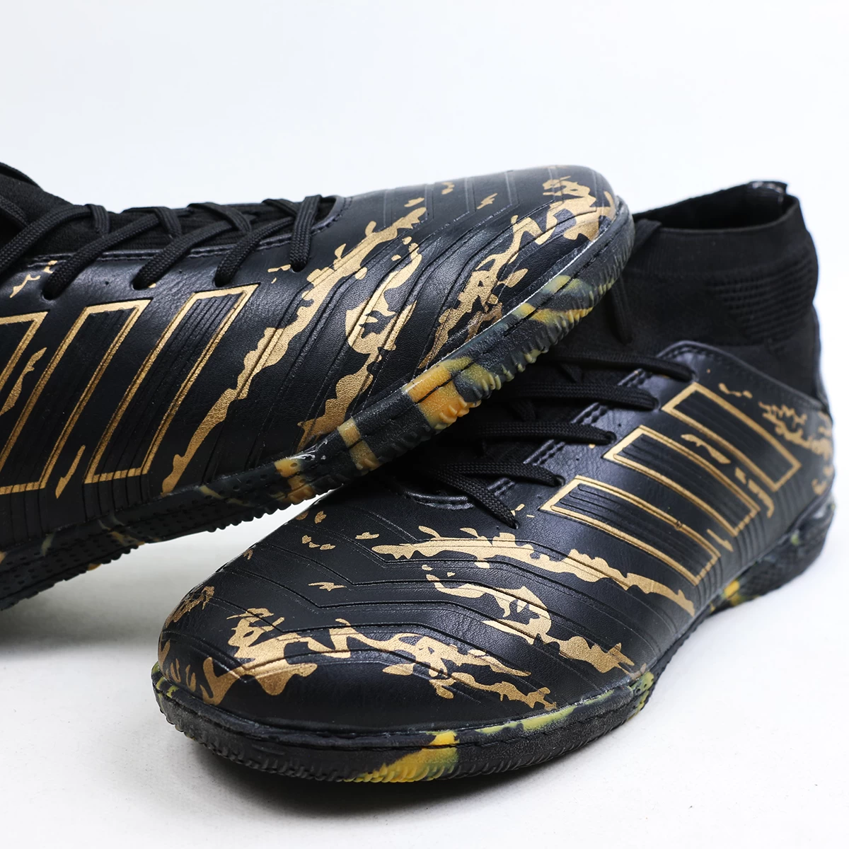 کفش فوتسال ادیداس ماتادور مشکی طلایی Adidas