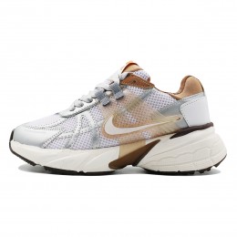 کتانی نایک کرم نقره ای Nike V2K