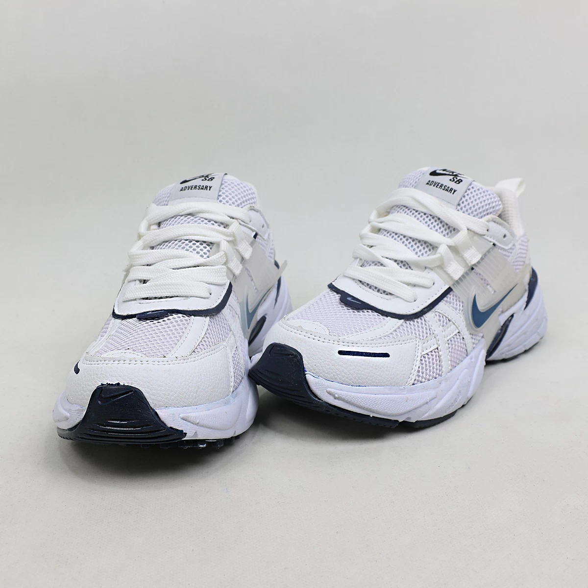 کتانی نایک سفید سرمه ای Nike V2k