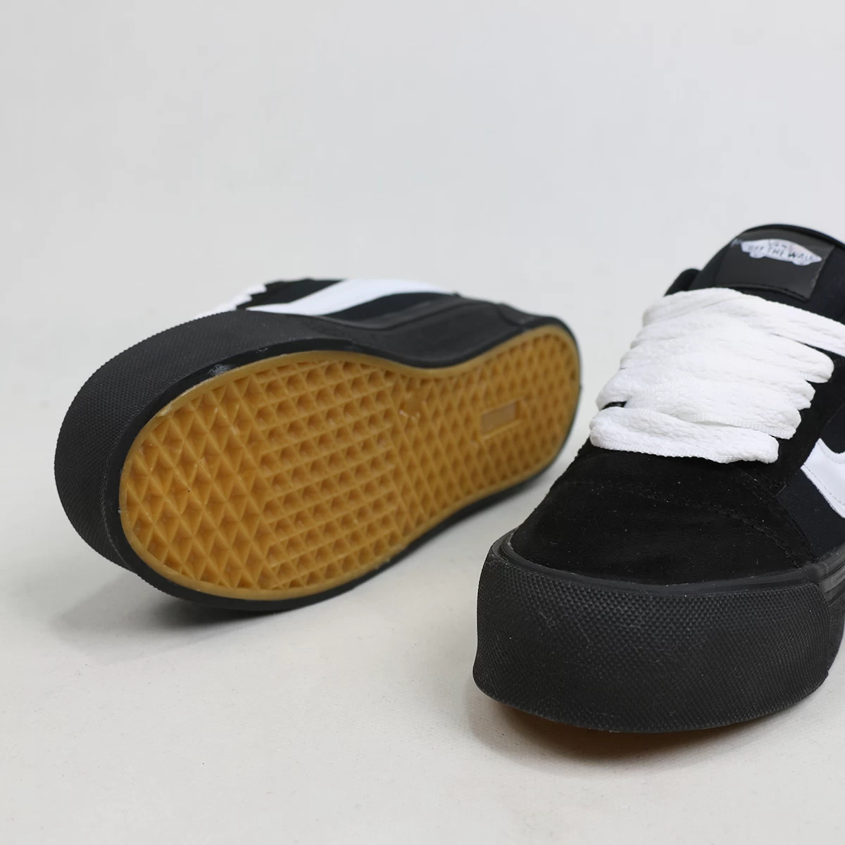 کتانی ونس مشکی سفید Vans