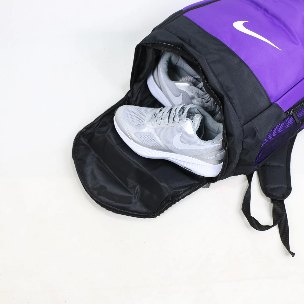 کوله پشتی جاکفشی دار نایک سه زیپ Nike