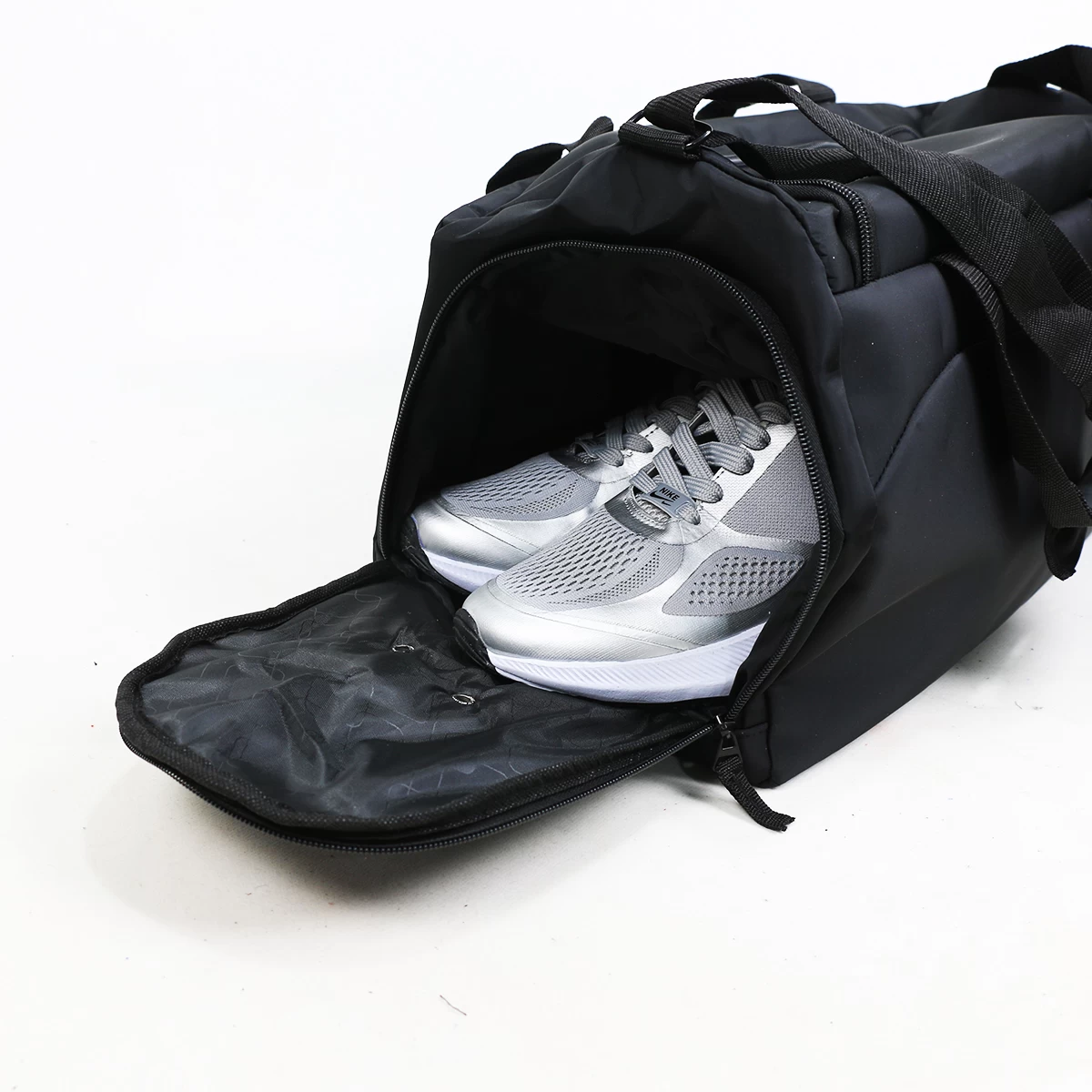 ساک نایک دیبا جاکفشی و جاشیکردار Nike