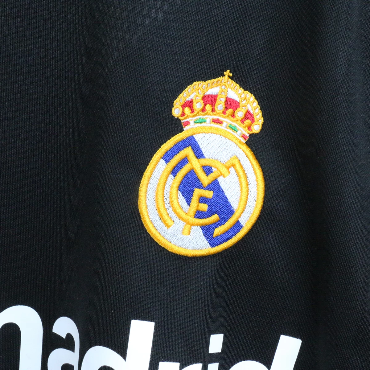 لباس نوستالژی رئال مادرید پلیری Real Madrid 2001-02