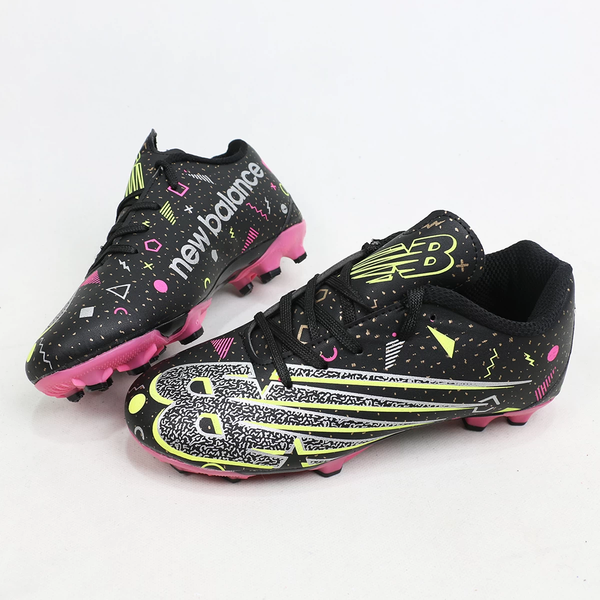 کفش فوتبال بچه گانه نیوبالانس مشکی New Balance Black