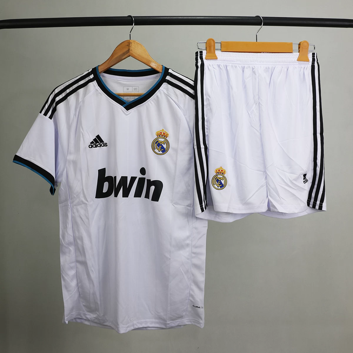 لباس شورت نوستالژی رئال مادرید Real Madrid Home 2012