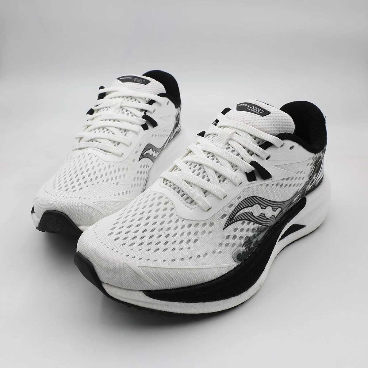 کتانی ساکونی سفید Saucony White