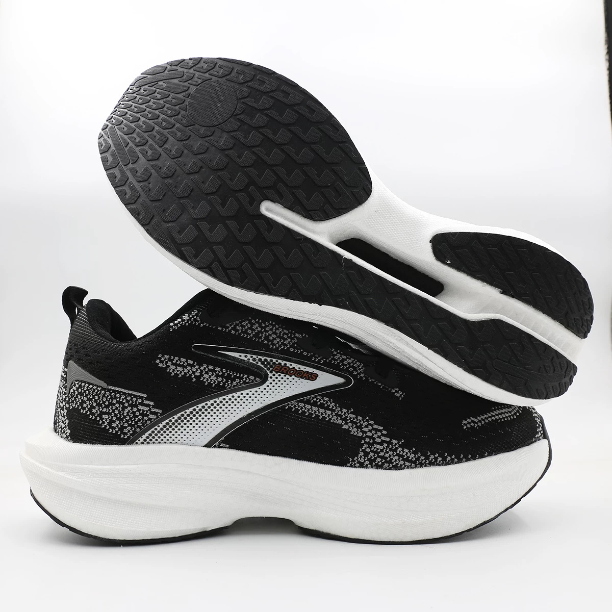 کتانی بروکس مشکی Brooks Black