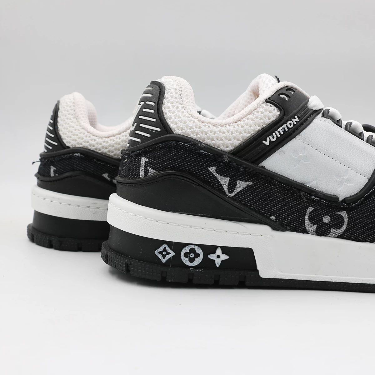 کتانی لویی ویتون Louis Vuitton Black White