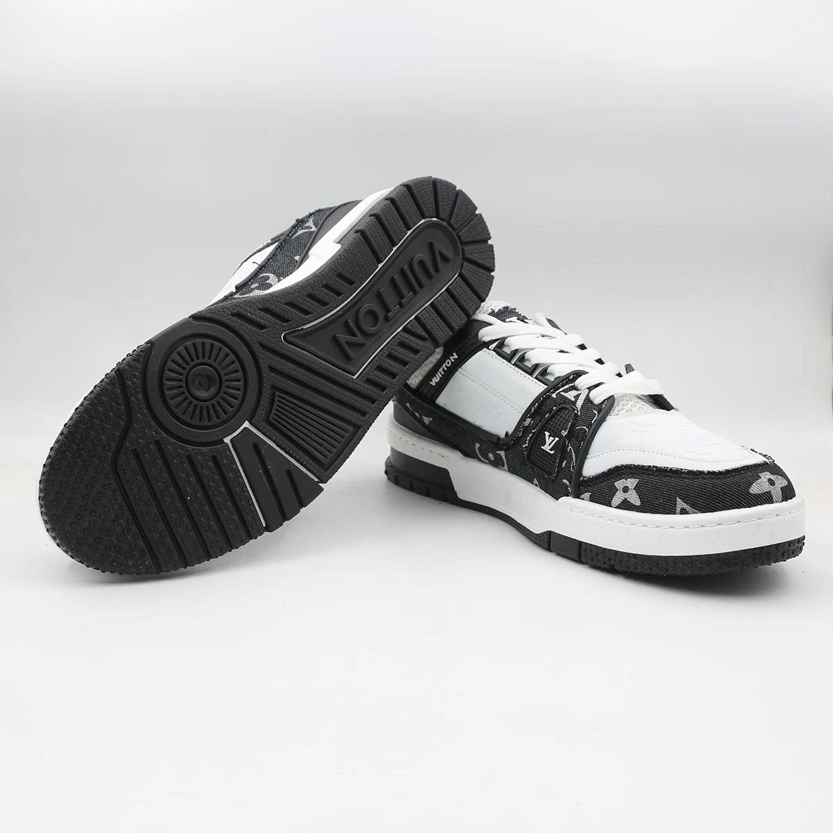 کتانی لویی ویتون Louis Vuitton Black White