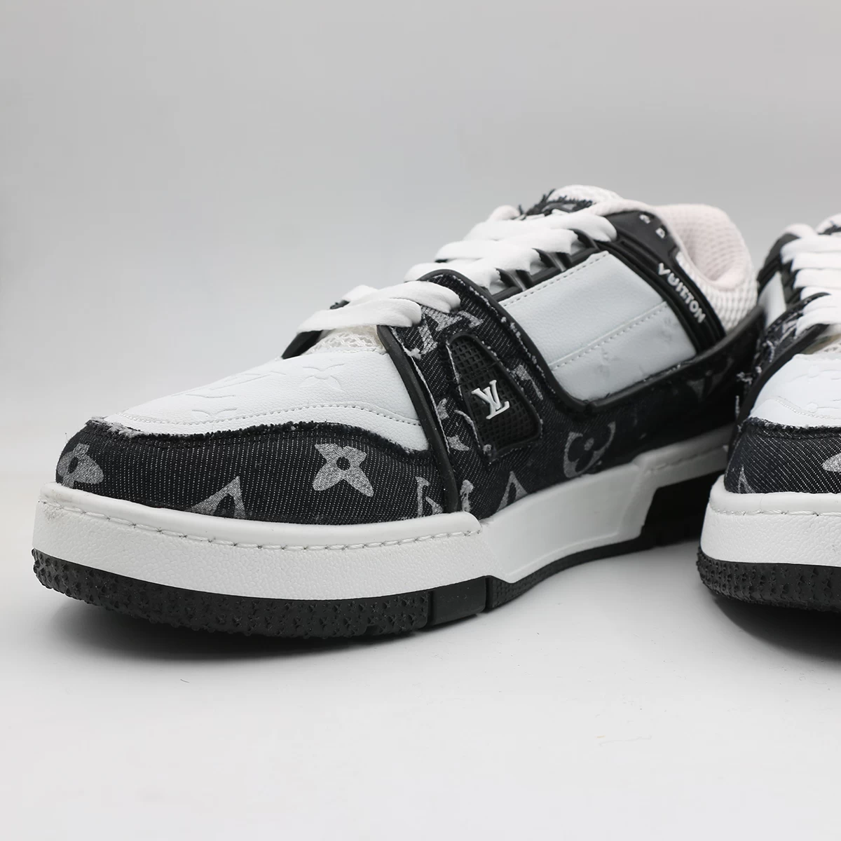 کتانی لویی ویتون Louis Vuitton Black White