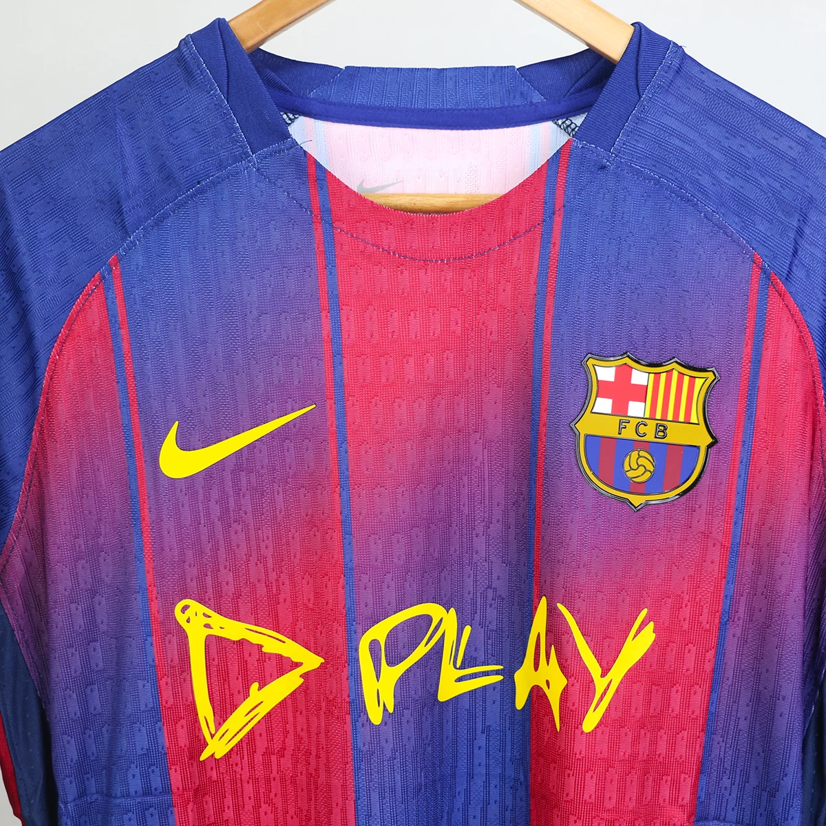 لباس بارسلونا ویژه الکلاسیکو پلیری Barcelona Play Elclasico 2025-2026