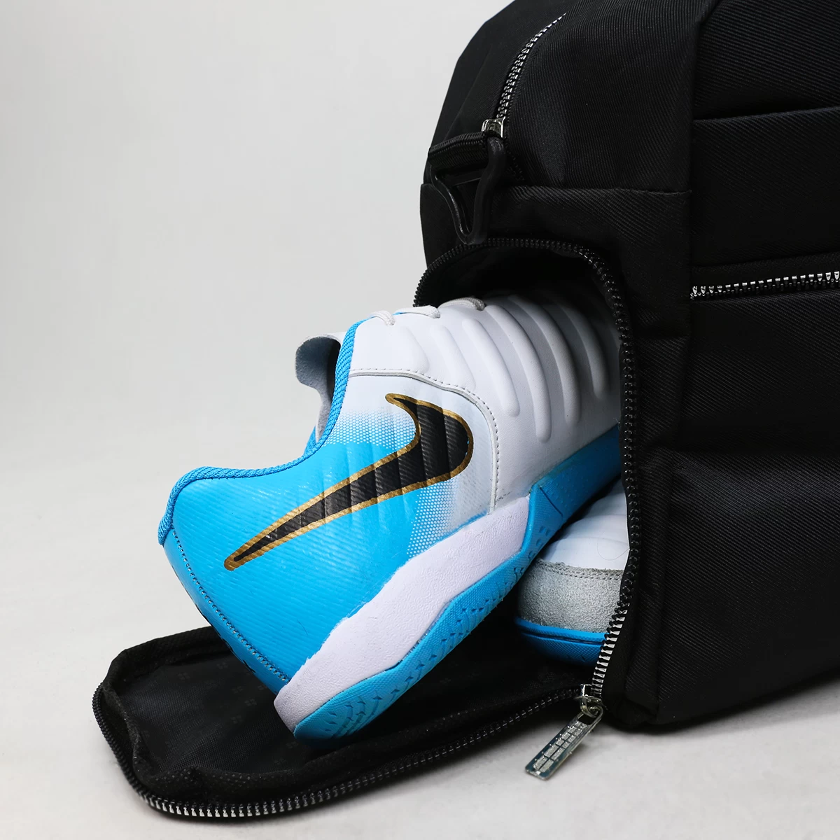 ساک ورزشی زیپ فلزی کچراه مدل Nike