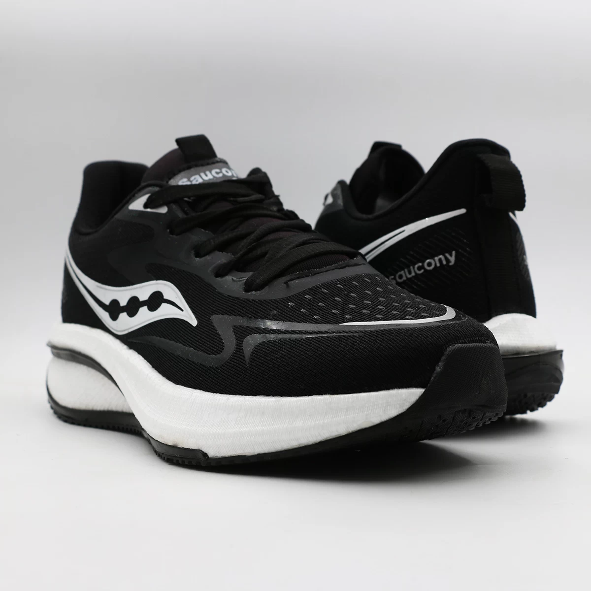 کتانی ساکونی مشکی Saucony Black White