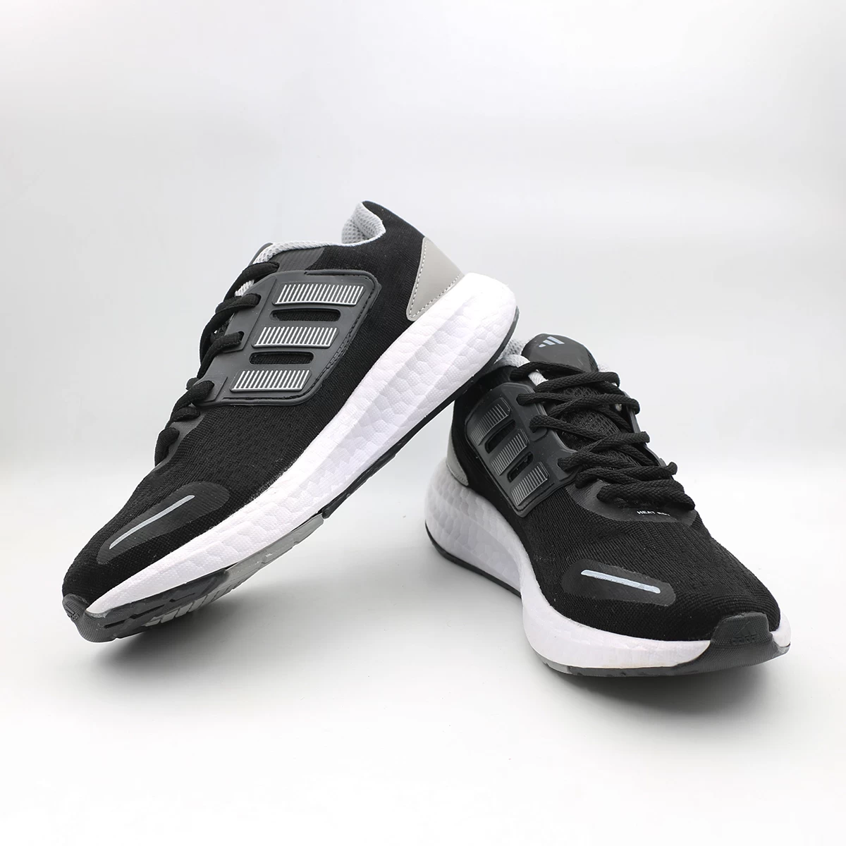 کتانی آدیداس اولترابوست مشکی سفید Adidas Ultra Boost Black